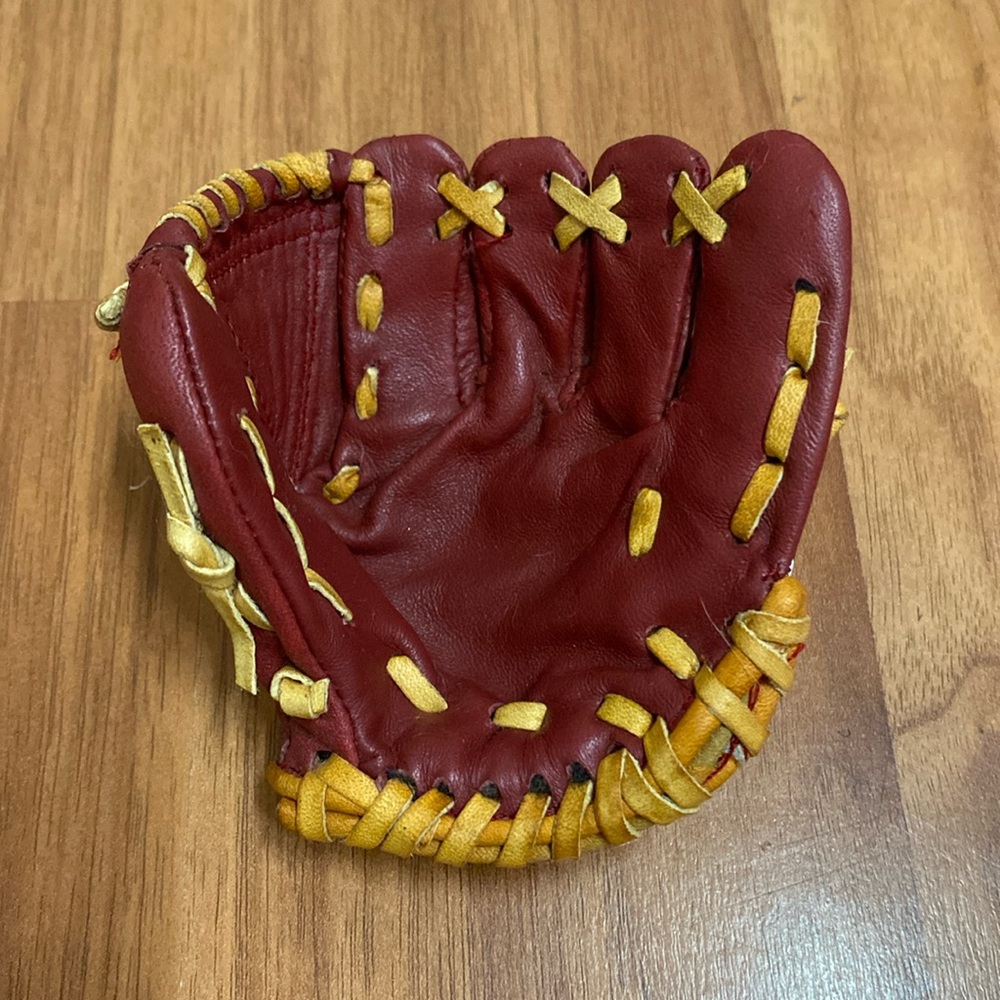 ❤️ Baseball Softball Glove Keychain Charm